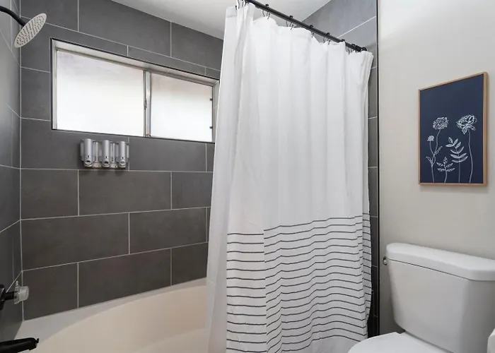 With Private Pool * Peoria